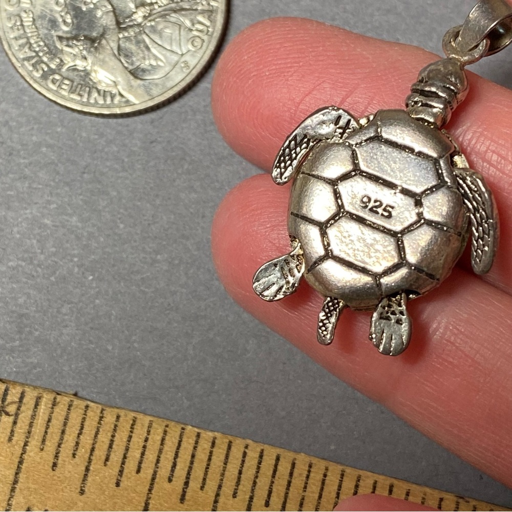Vintage sterling silver sea turtle pendant - Picture 2 of 4